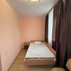 Четырехместный (Четырехместный стандарт (номер 419)), Отель Металлург