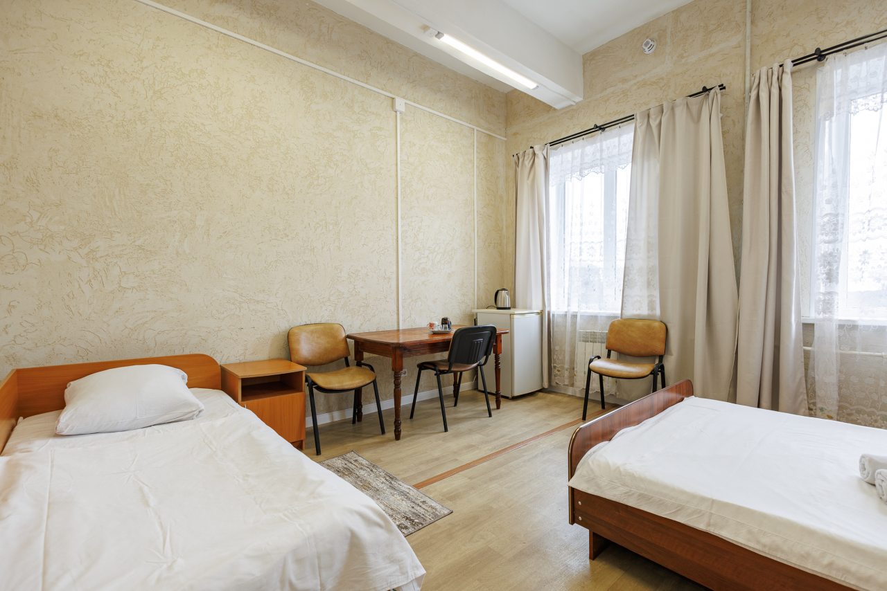 Трёхместный и более (Трехместный эконом (номер 402)), Отель Металлург