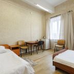 Трёхместный и более (Трехместный эконом (номер 402)), Отель Металлург