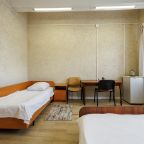 Трёхместный и более (Трехместный эконом (номер 402)), Отель Металлург
