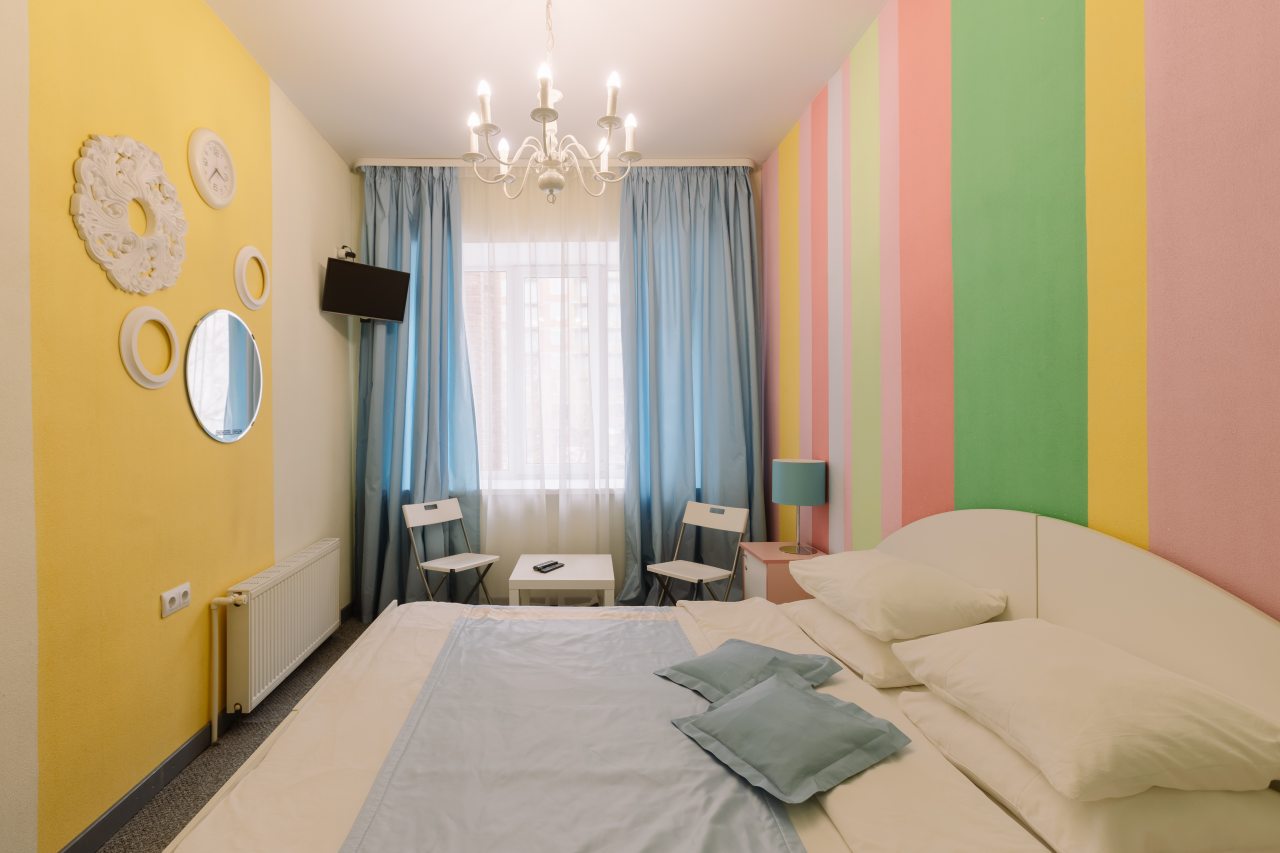 Двухместный (Двухместный номер с 1 кроватью или 2 отдельными кроватями и душем) хостела HD hostel Ижевск