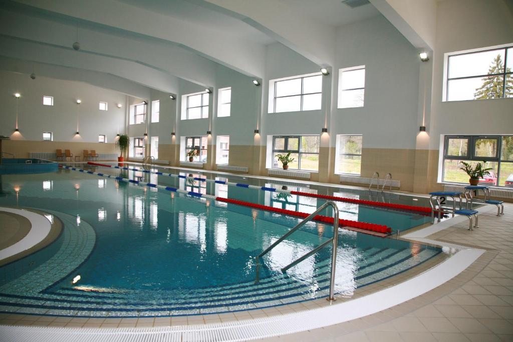 Крытый плавательный бассейн, Спа-отель Величъ Кантри Клаб