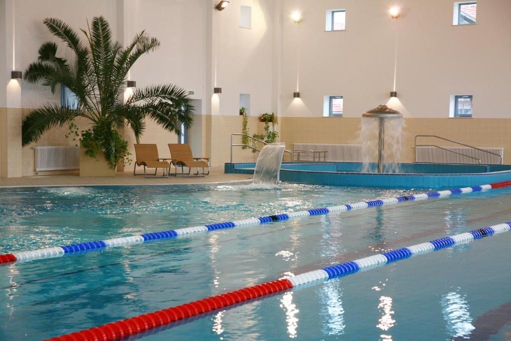 Крытый плавательный бассейн, Спа-отель Величъ Кантри Клаб