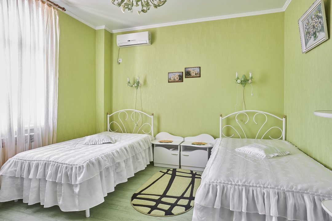 Двухместный (Стандарт с  двумя отдельными кроватями) гостевого дома Андромеда, Учкуевка, Крым
