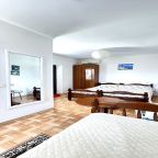 Трехместный, Гостиница Маргарита