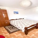 Трехместный, Гостиница Маргарита