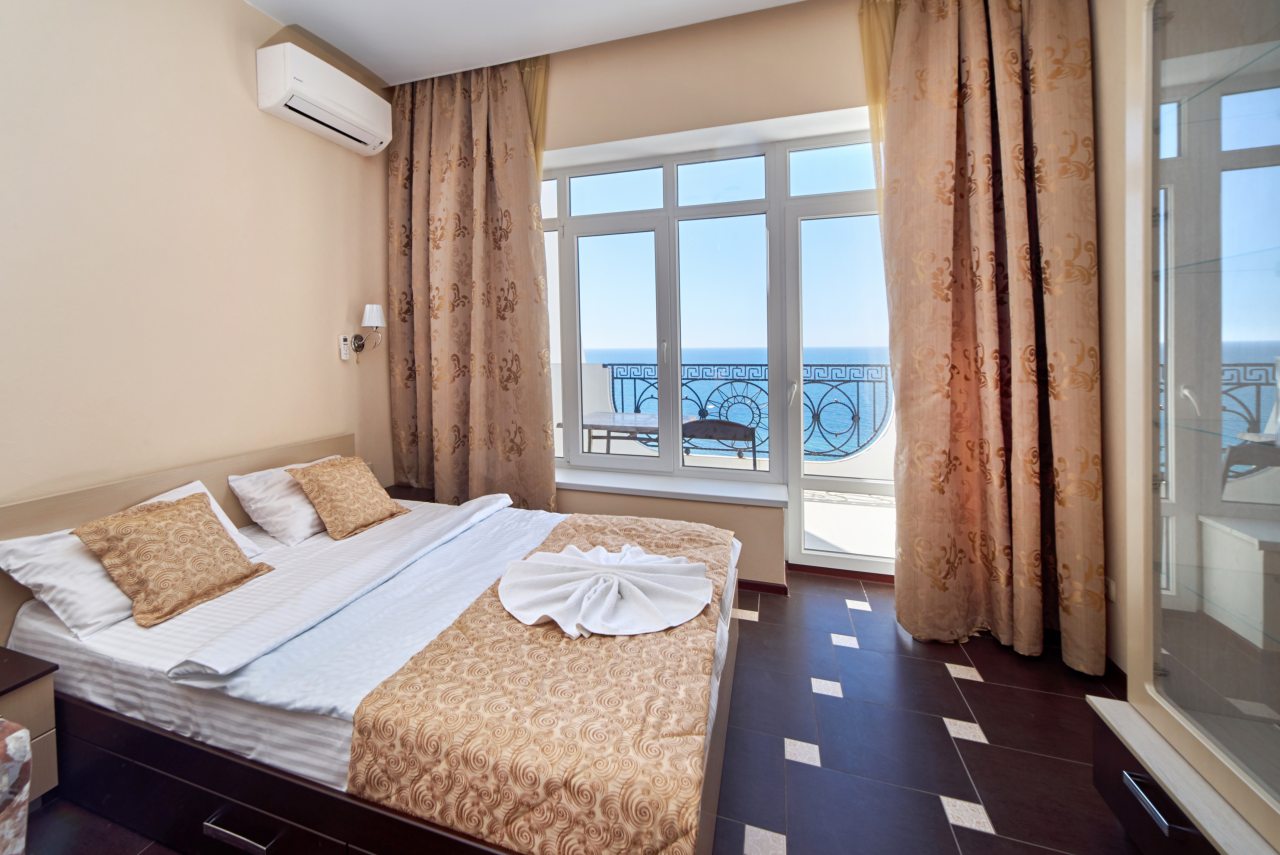 Апартаменты (Однокомнатный стандарт с видом на море 389) апарт-отеля Наш Парус, Кача, Крым