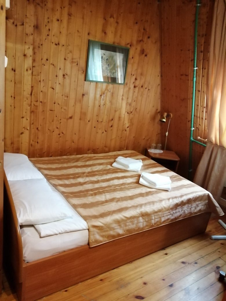 Двухместный (Двухместный улучшенный номер с  одной двуспальной кроватью на 2 этаже) отеля Трактир, Рыбачий (Калининградская область)