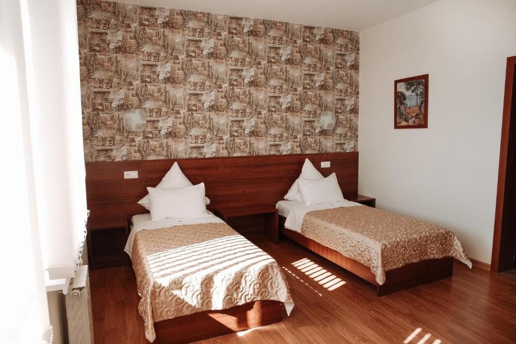 Двухместный (Стандартный двухместный номер с 2 отдельными кроватями) отеля Кросс Кантри, Дзержинск