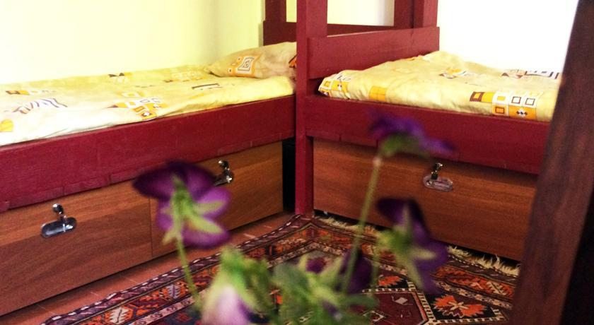 Трехместный и более номер (6-местный, Общий). Хостел Coffe Hostel 100