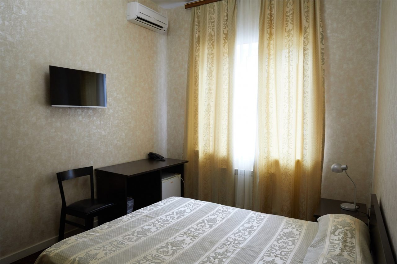 Двухместный (Стандарт с двуспальной кроватью) отеля Лорд, Махачкала