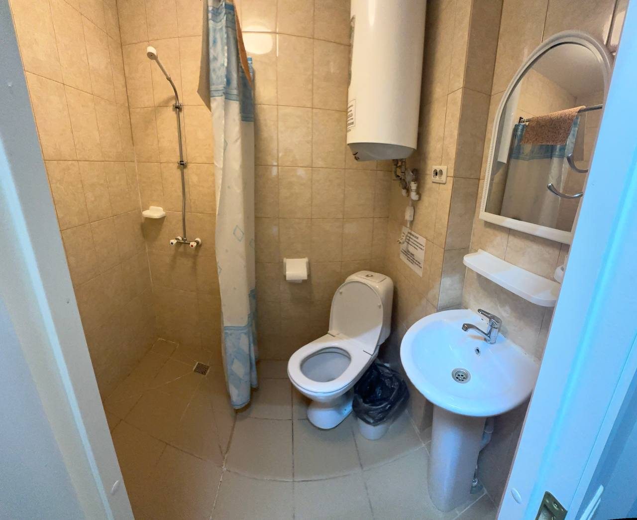 Четырехместный, Гостиница Гранат