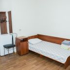 Кровать в трёхместном номере