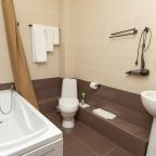 Полулюкс, Отель Центральный