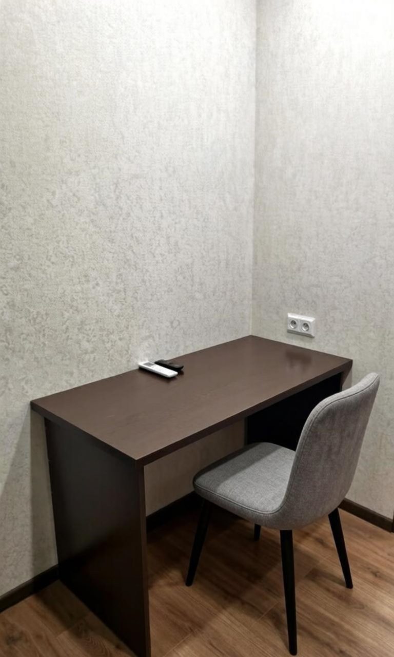В каждом номере есть письменный стол для комфортной работы.
