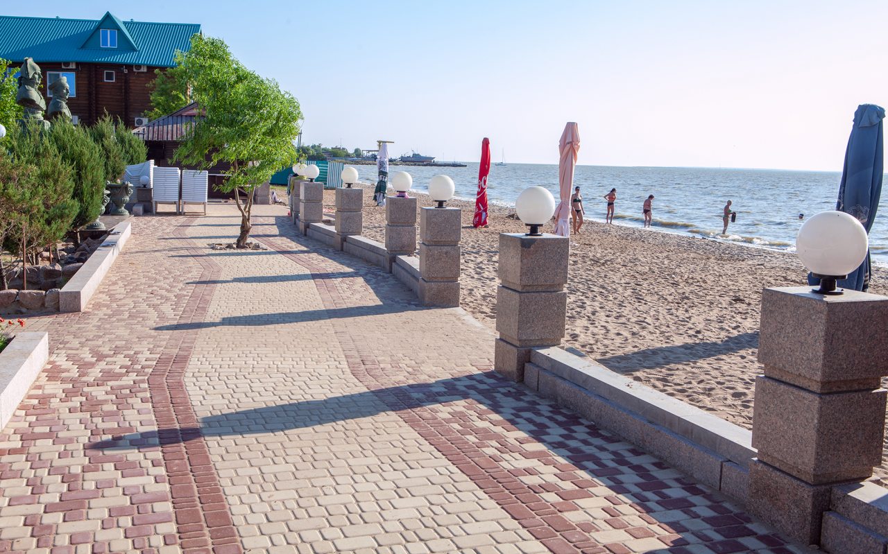 Собственный пляж, Загородный отель Новинка