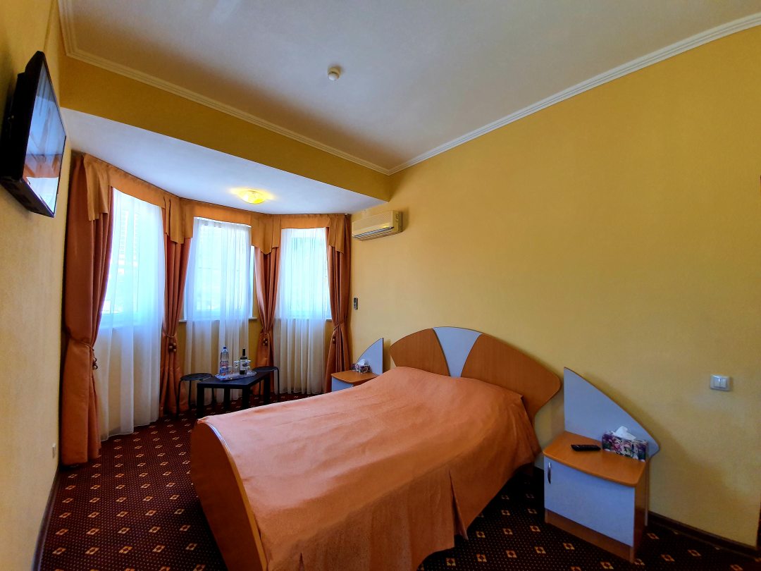 Двухместный (Двухместный номер с 1 кроватью и видом на бассейн 35) мини-отеля Атлант, Дагомыс