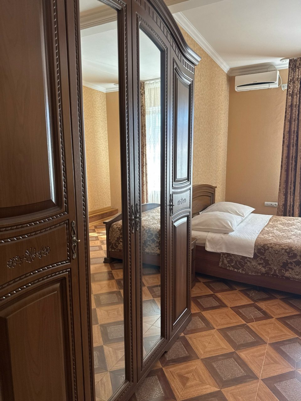 Сюит (Полулюкс 18), Гостиница Снежная Королева