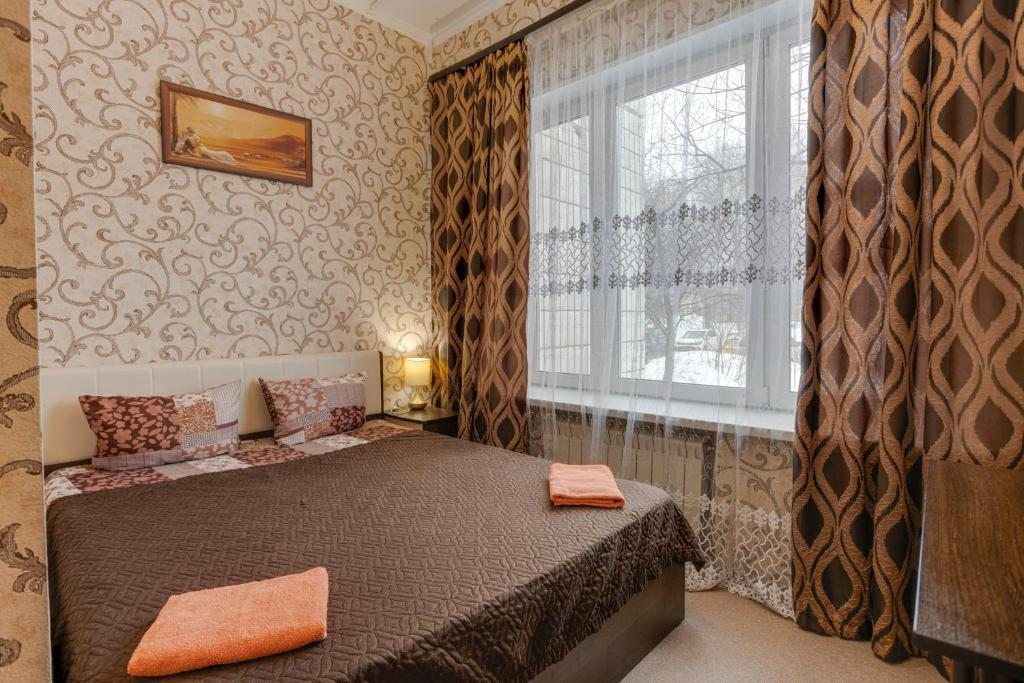 Двухместный (Улучшенный номер с кроватью размера «king-size») мини-отеля Ладомир на Русаковской, Москва