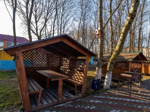 Беседки для отдыха, Отель Тавуш