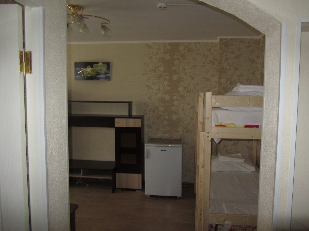 Восьмиместный (Койко-место в восьмиместном номере эконом-класса) гостиницы Восход, Хабаровск