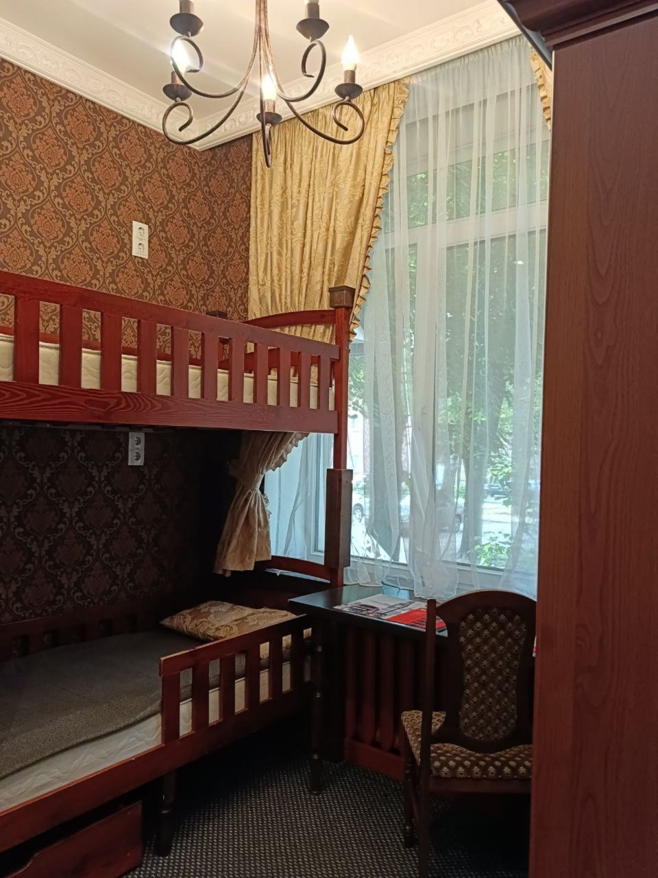 Полулюкс (Лондон, 4-местный), Гостиница-Хостел КойкаГо