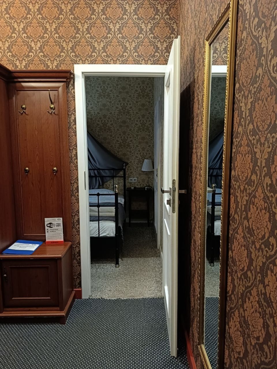 Полулюкс (Лондон, 4-местный), Гостиница-Хостел КойкаГо