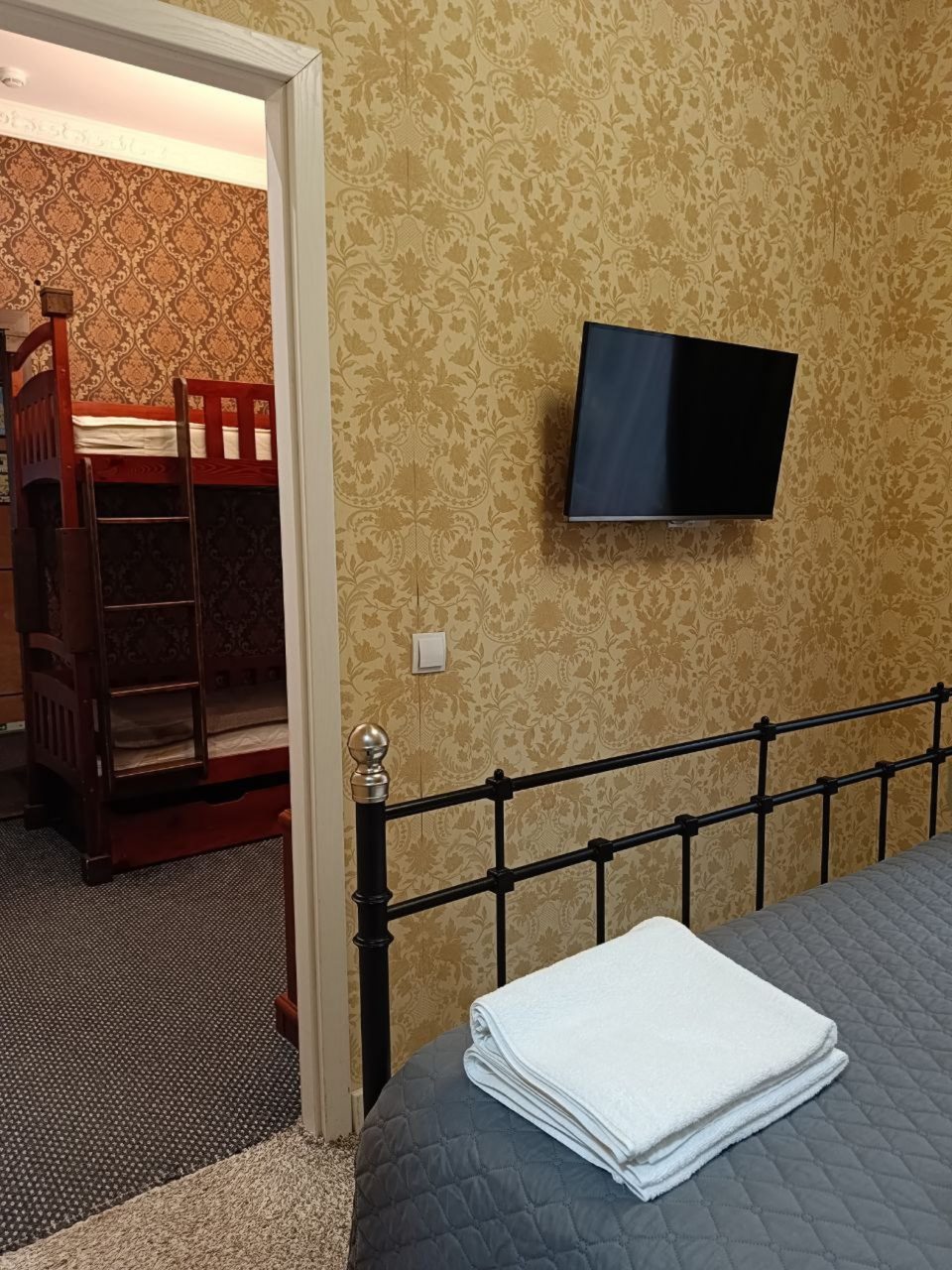 Полулюкс (Лондон, 4-местный), Гостиница-Хостел КойкаГо