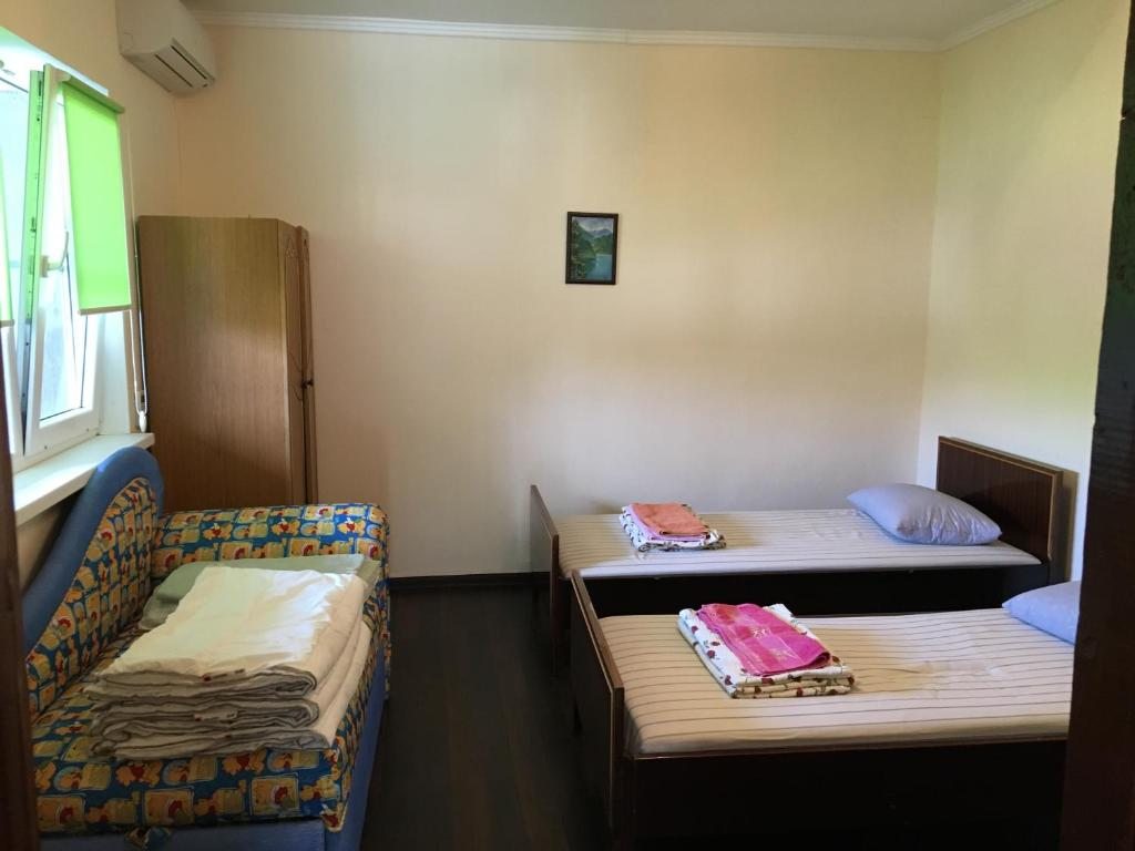 Двухместный (Стандартный двухместный номер с 2 отдельными кроватями) гостевого дома Амза, Очамчыра