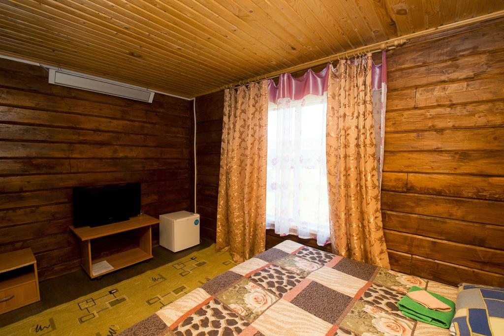 Двухместный (Двухместный номер с 1 кроватью или 2 отдельными кроватями и собственной ванной комнатой) комплекса отдыха Михайлово, Усть-Муны