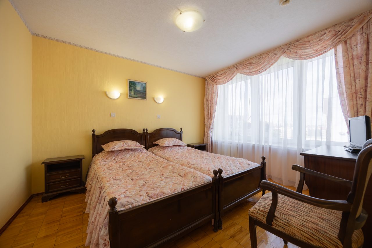 Люкс (Двухкомнатный-комнатный), Отель Рижская