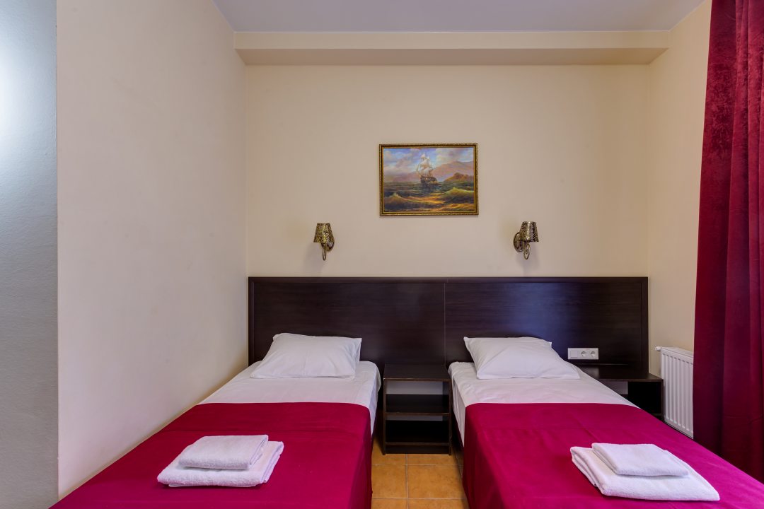 Двухместный (Комфорт, с раздельными кроватями) отеля Донна Роза, Евпатория