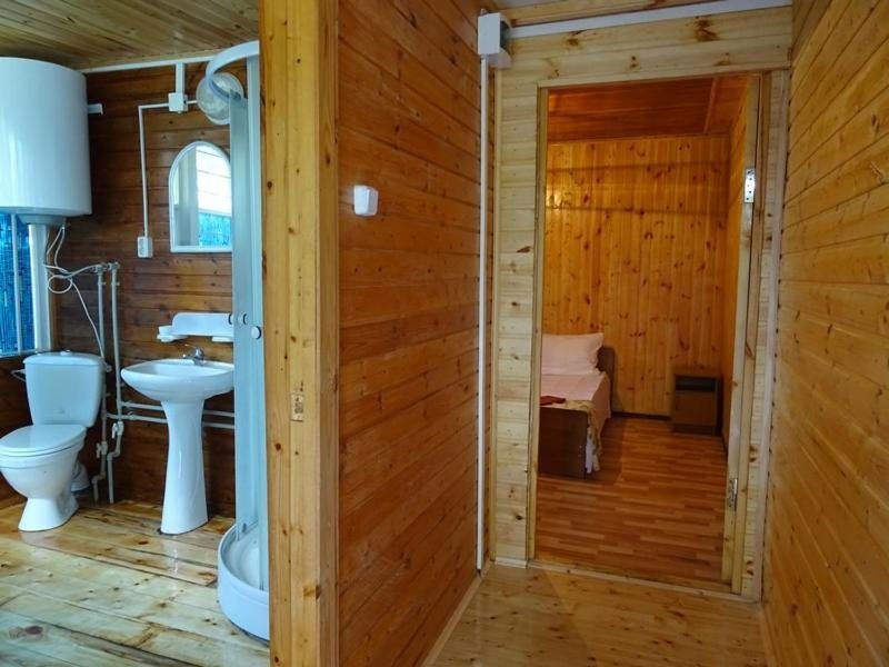 Двухместный (Двухместный номер с 2 отдельными кроватями и ванной) отеля Мия, Гудаута