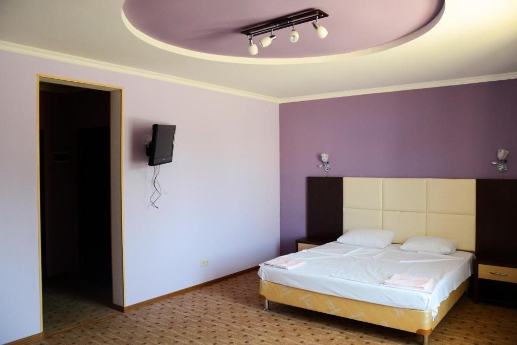 Двухместный (Стандартный двухместный номер с 1 кроватью или 2 отдельными кроватями и балконом) гостевого дома Апсны, Цандрипш