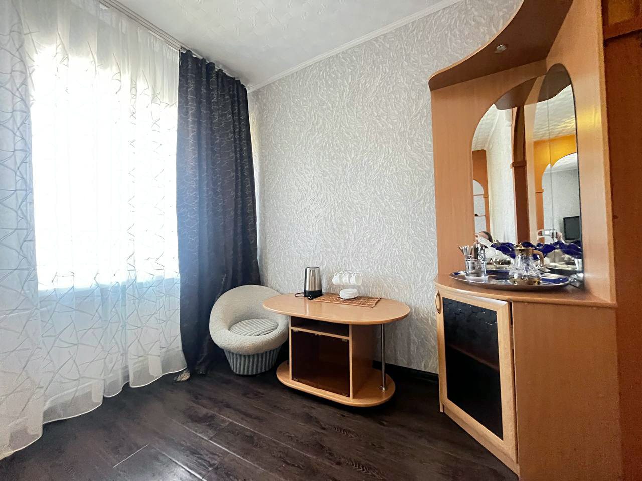 Чайный сервиз и место для отдыха