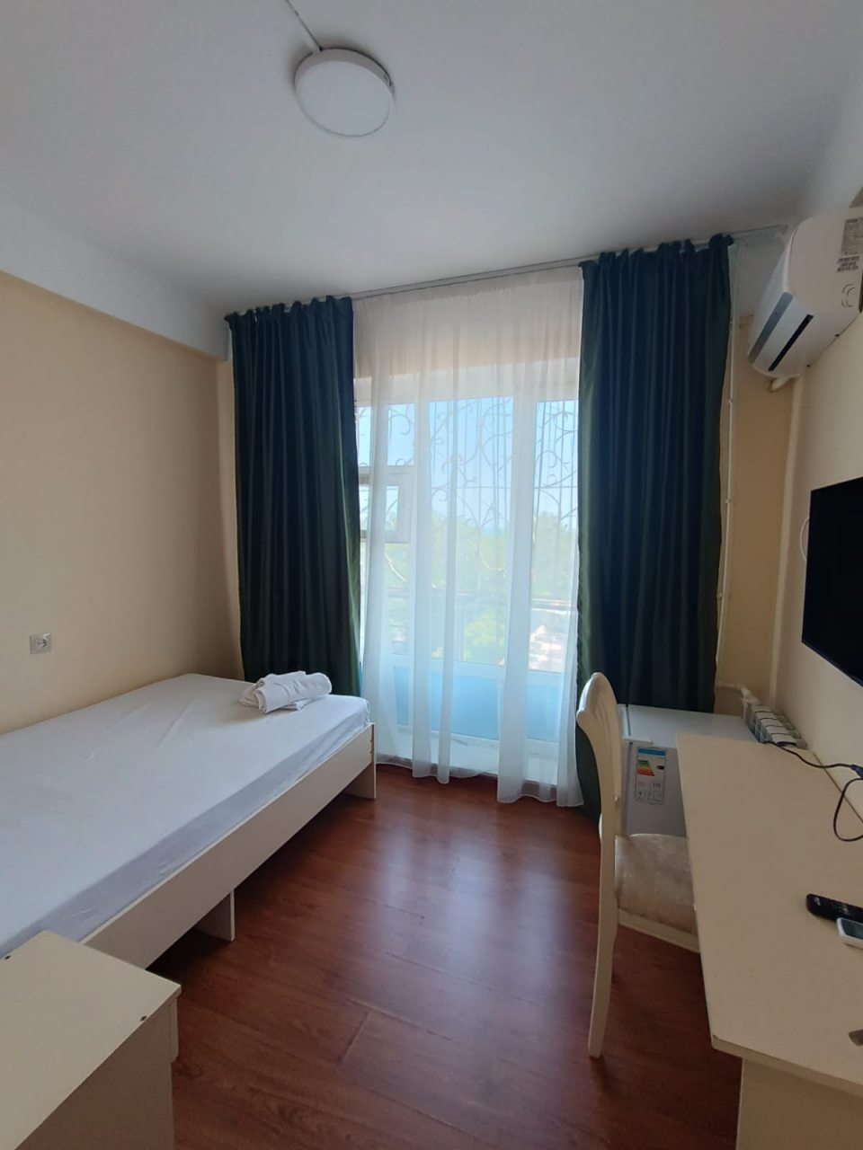 Одноместный, Гостиница Каспий