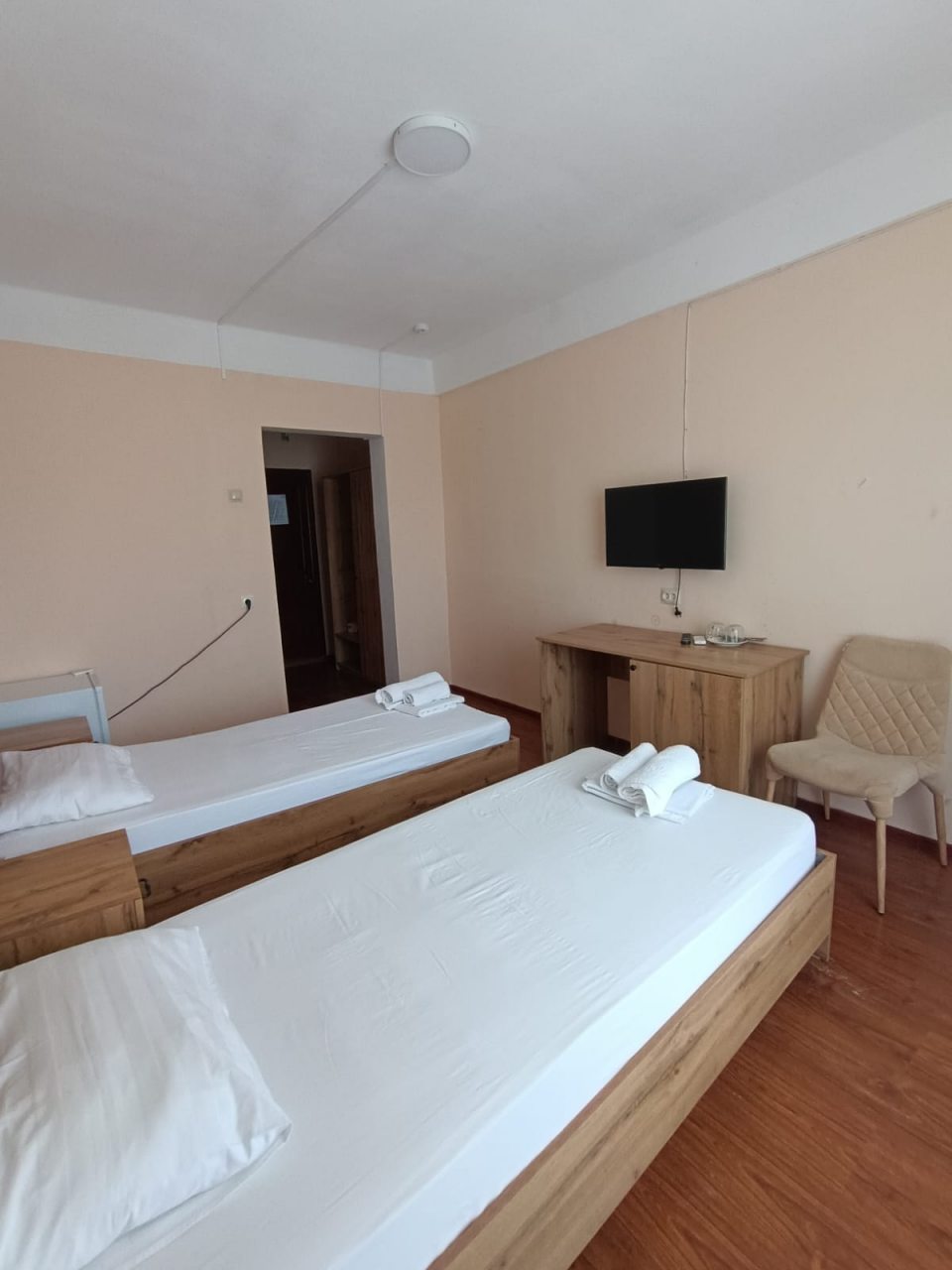 Двухместный, Гостиница Каспий