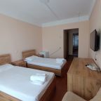 Двухместный, Гостиница Каспий