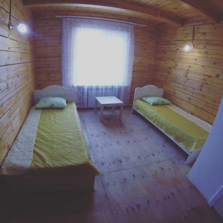 Двухместный (Стандартный двухместный номер с 2 отдельными кроватями и видом на море) отеля Baikal Traveler, Селенгинск