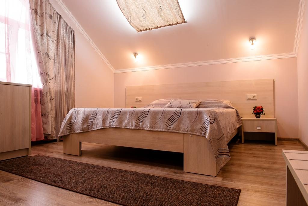 Двухместный (Двухместный номер с 1 кроватью или 2 отдельными кроватями) гостевого дома Изумруд, Новороссийск