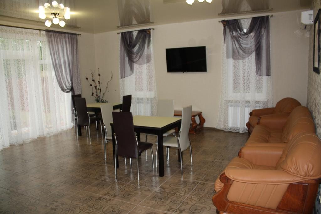 Номер (Дом с 7 комнатами) гостевого дома Изумруд, Новороссийск