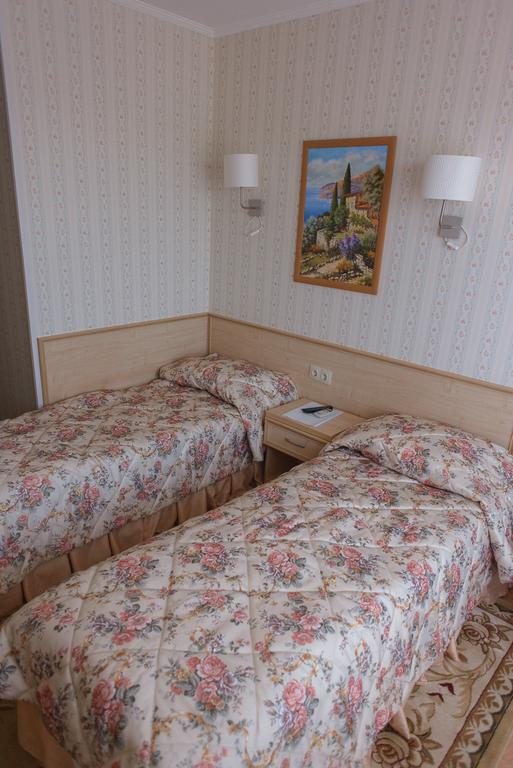 Двухместный (Двухместный номер с 2 отдельными кроватями и балконом) отеля Вишневые горки, Энергетик