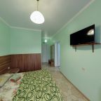 Семейный (Двухкомнатный 5ти местный), Гостевой дом Югория