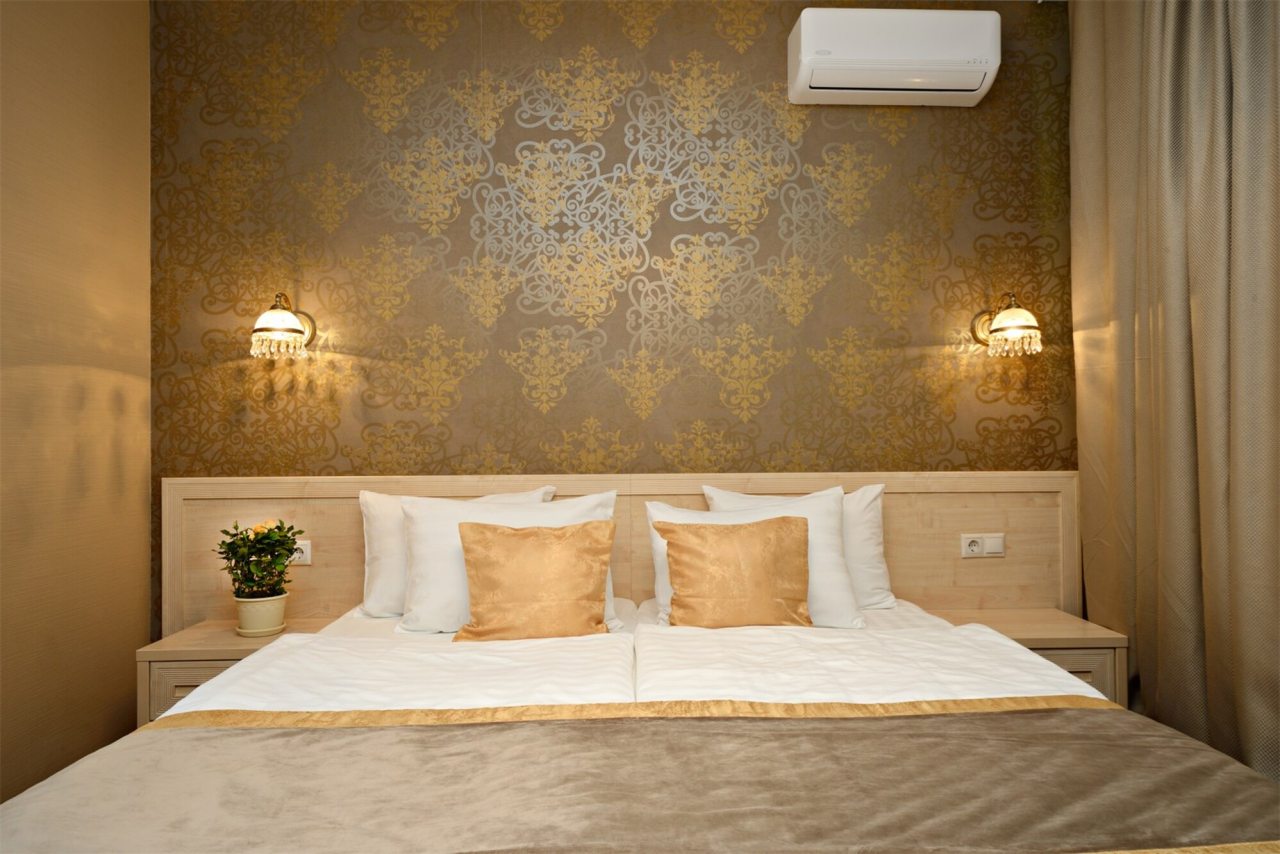 Двухместный (Номер категории стандарт с одной двухспальной кроватью) гостиницы Эсквайр на Тульской, Москва