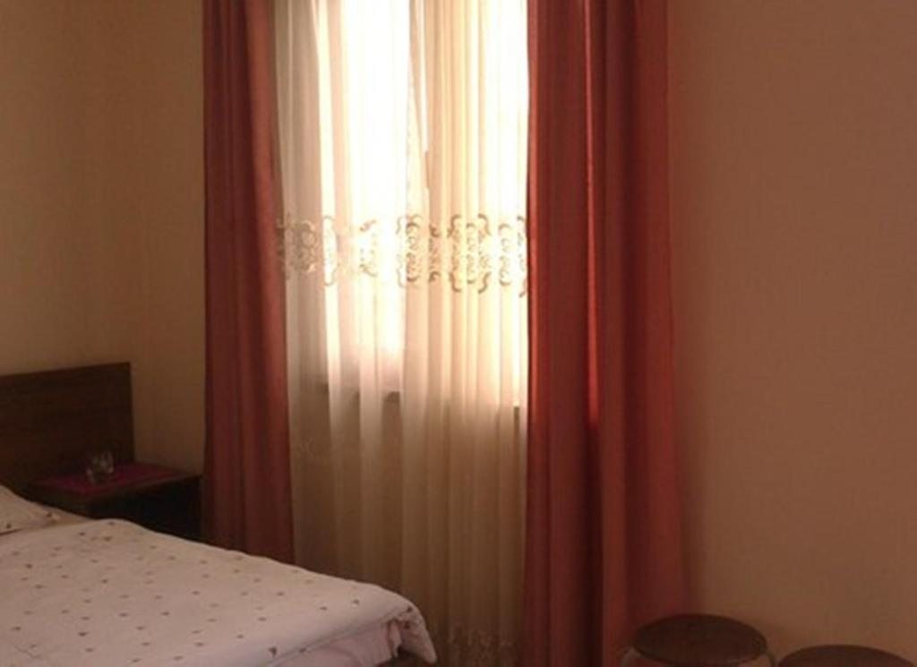 Двухместный (Двухместный номер с 1 кроватью и балконом) гостевого дома Вилла Славы, Гагра