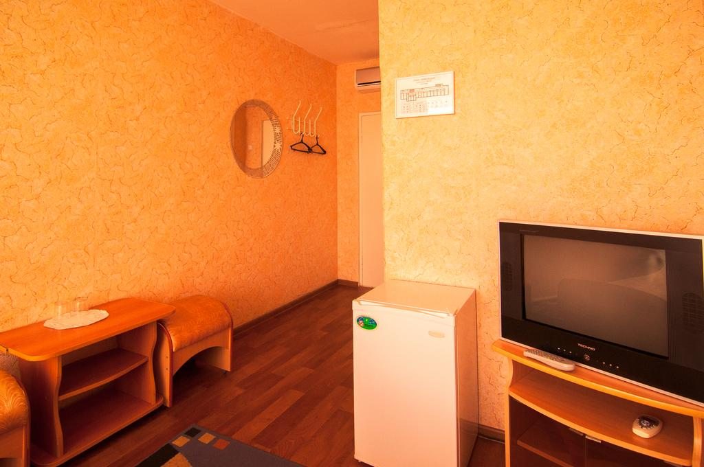 Двухместный (Стандартный двухместный номер с 1 кроватью) гостиницы Вега Плюс, Новодеревенская
