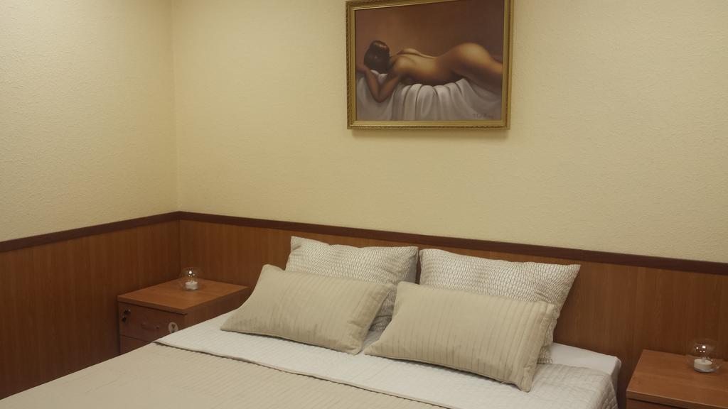 Двухместный (Улучшенный двухместный номер с 1 кроватью или 2 отдельными кроватями) мини-гостиницы Прогресс, Химки