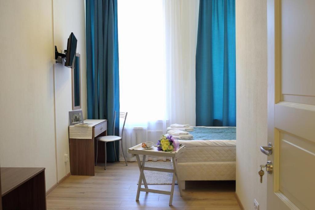Двухместный (Улучшенный двухместный номер с 1 кроватью и общей ванной комнатой) гостевого дома Марк, Санкт-Петербург