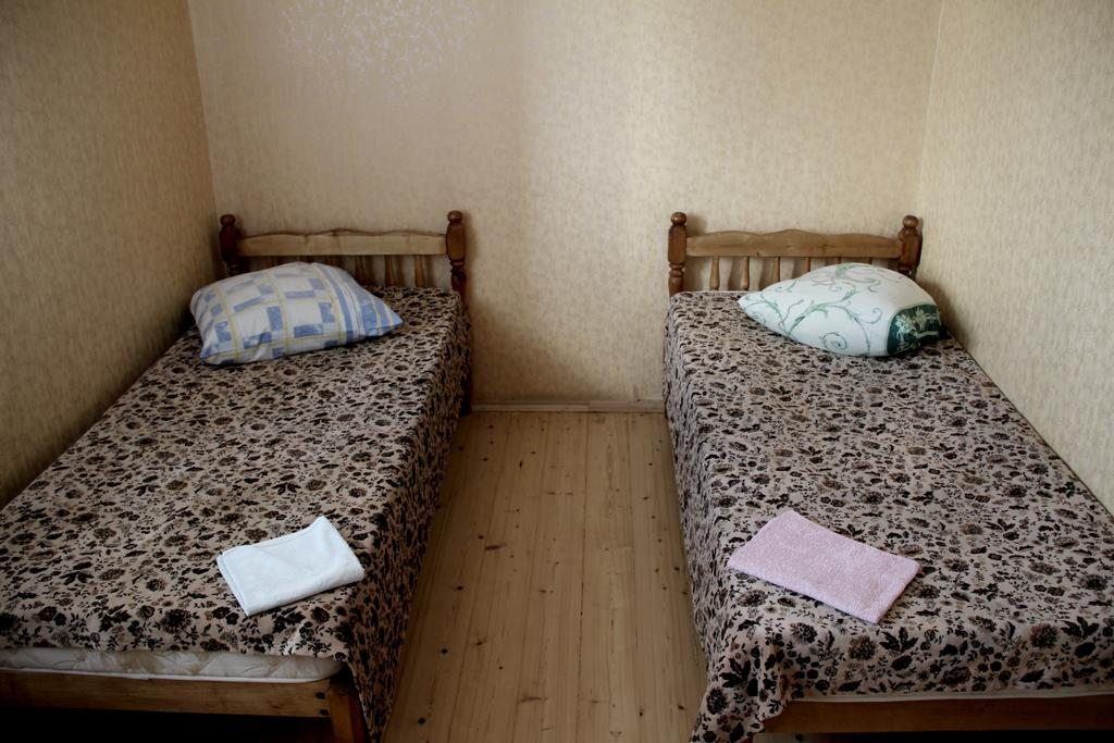 Двухместный (Двухместный номер с 2 отдельными кроватями и общей ванной комнатой) отеля Ладья, Чебоксары