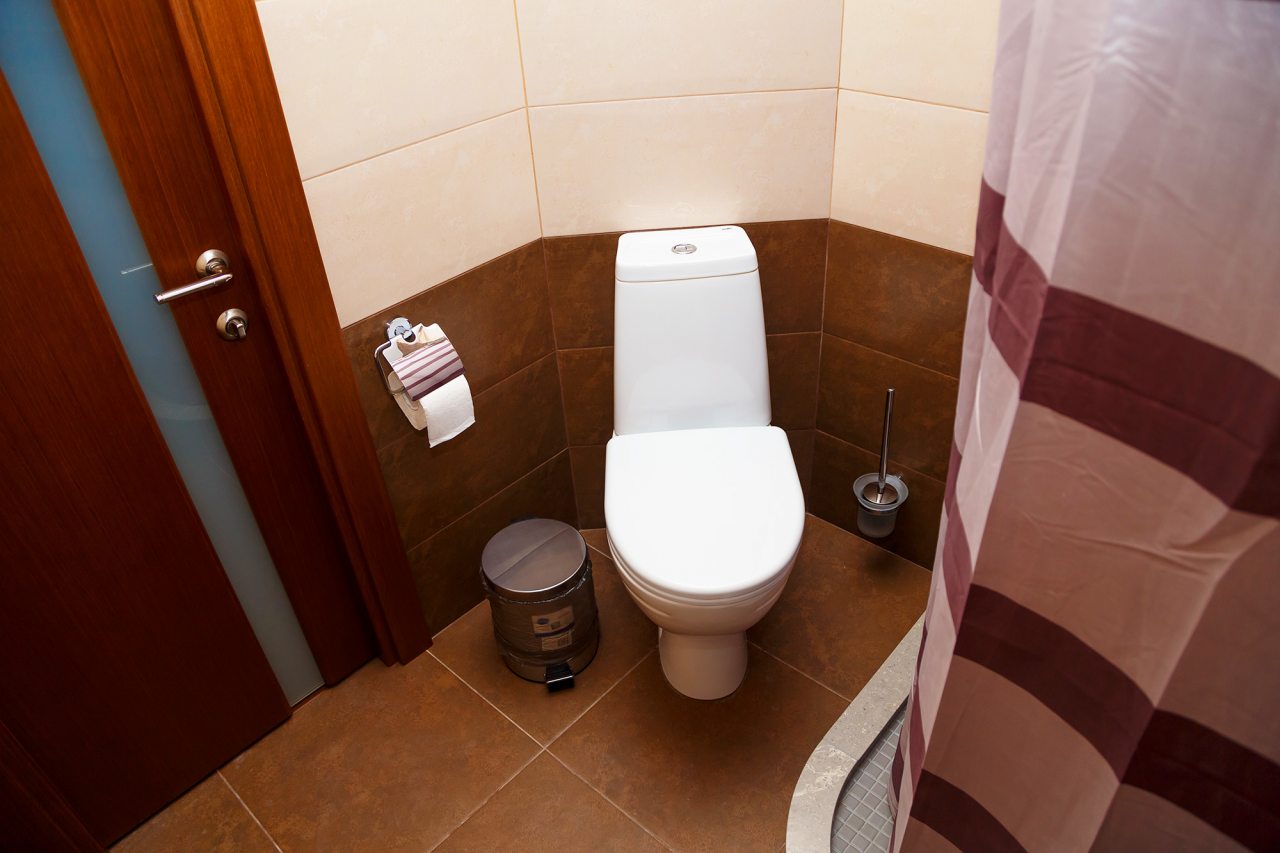 В санузле номер 9